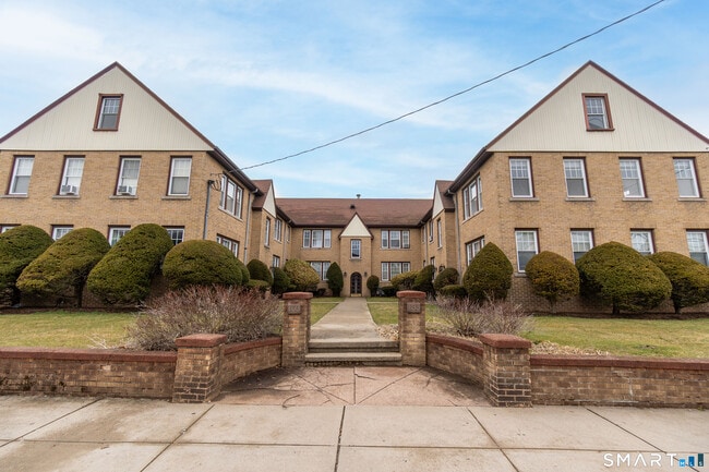 Building Photo - 155 Elm St Unit 12