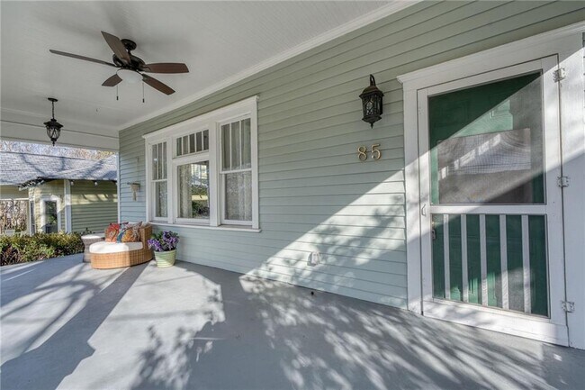 Photo - 85 Waddell St NE