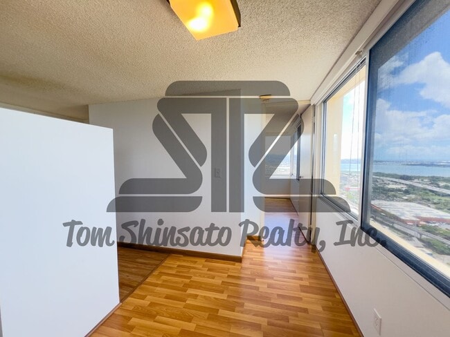 Photo - 1BR / 1Bath / 1Pkg - Rental at Century Park Plaza!