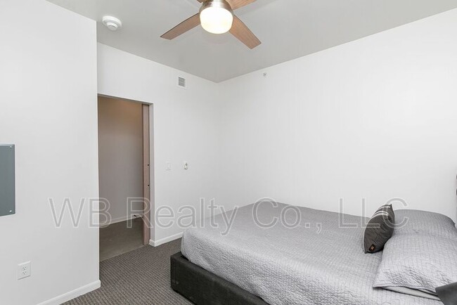 Photo - 315 5th St Unit #307