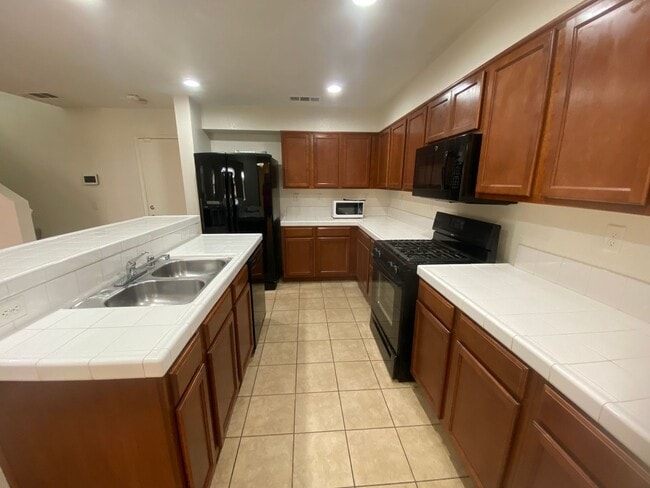 Photo - Palmdale 3 Bedroom -Available Now!