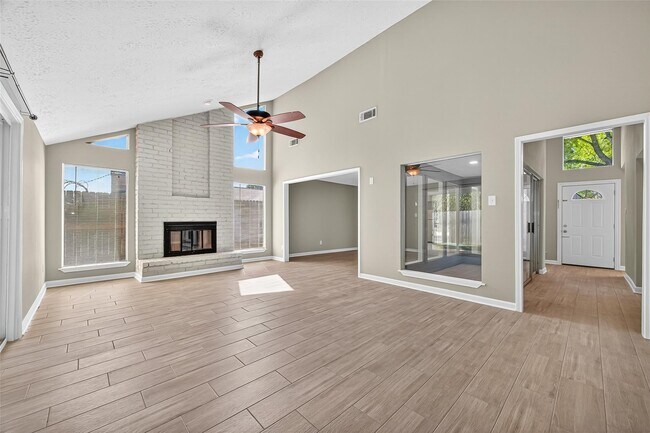 Photo - 5054 Pine Cliff Dr