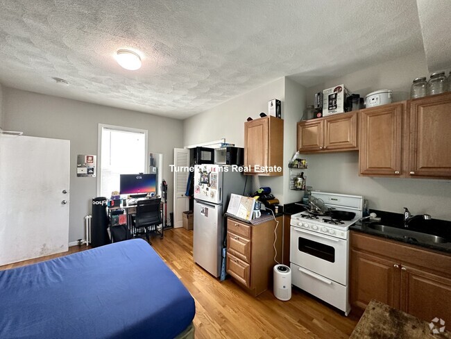 Building Photo - 13 Pleasant St Unit 1R Rental
