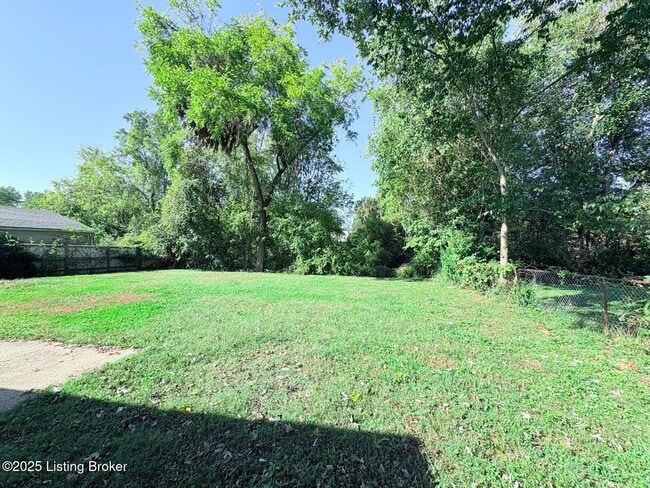 Photo - 10806 Milwaukee Way