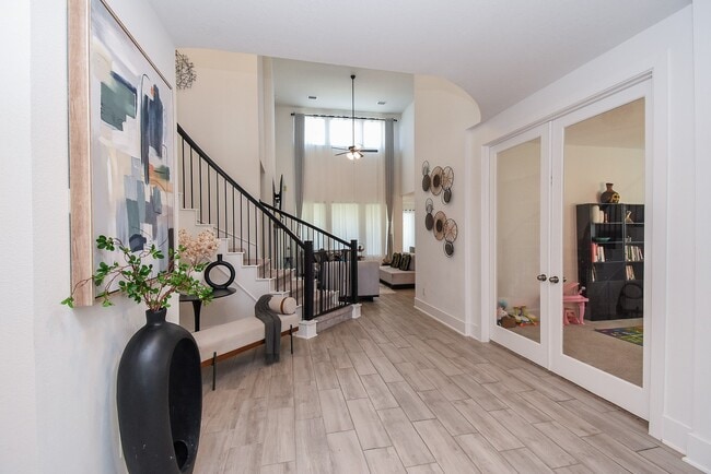 Photo - 823 Sarasota Shore Dr