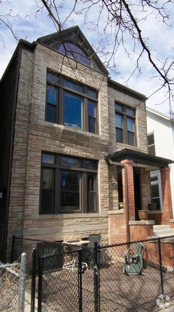 Building Photo - 2646 N Wilton Ave Unit 1 Rental