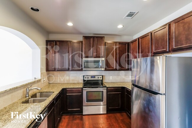 Photo - 2202 Black Pebble Cir