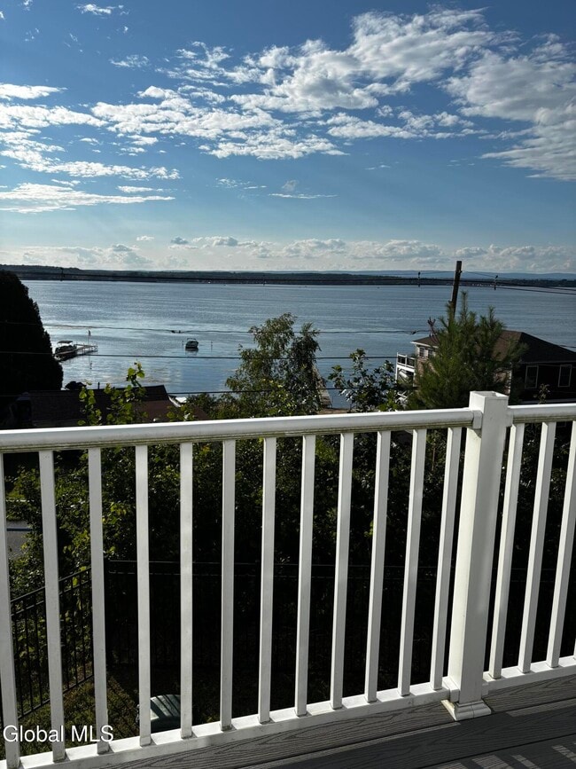 Photo - 544 NY-9P