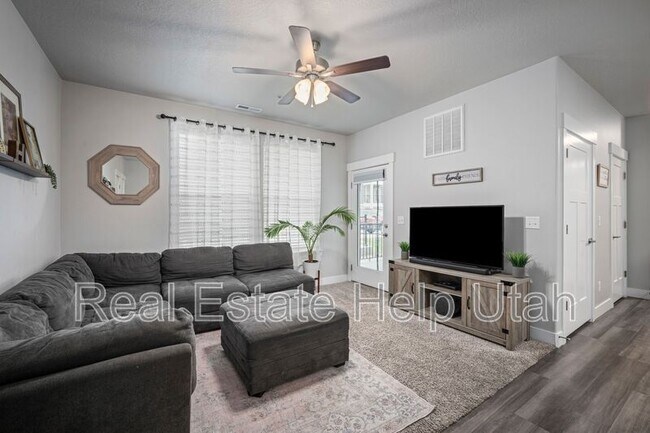 Photo - 952 W Big Ben Ln Unit G101