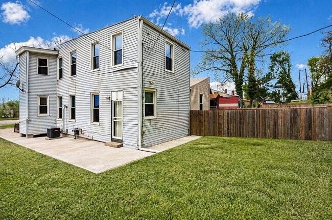 Photo - 2954 Central Pkwy