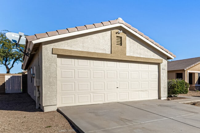 Photo - 878 E Graham Ln