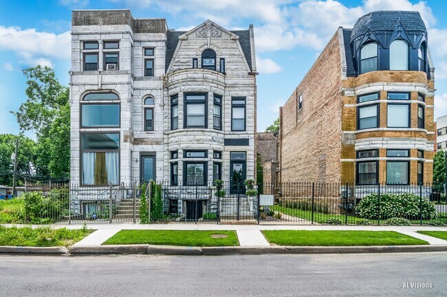 Building Photo - 205 E 50th St Unit 205-1