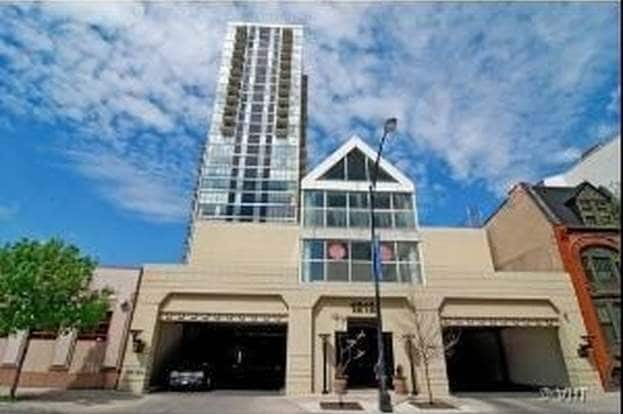 Building Photo - 1212 N La Salle Dr Rental