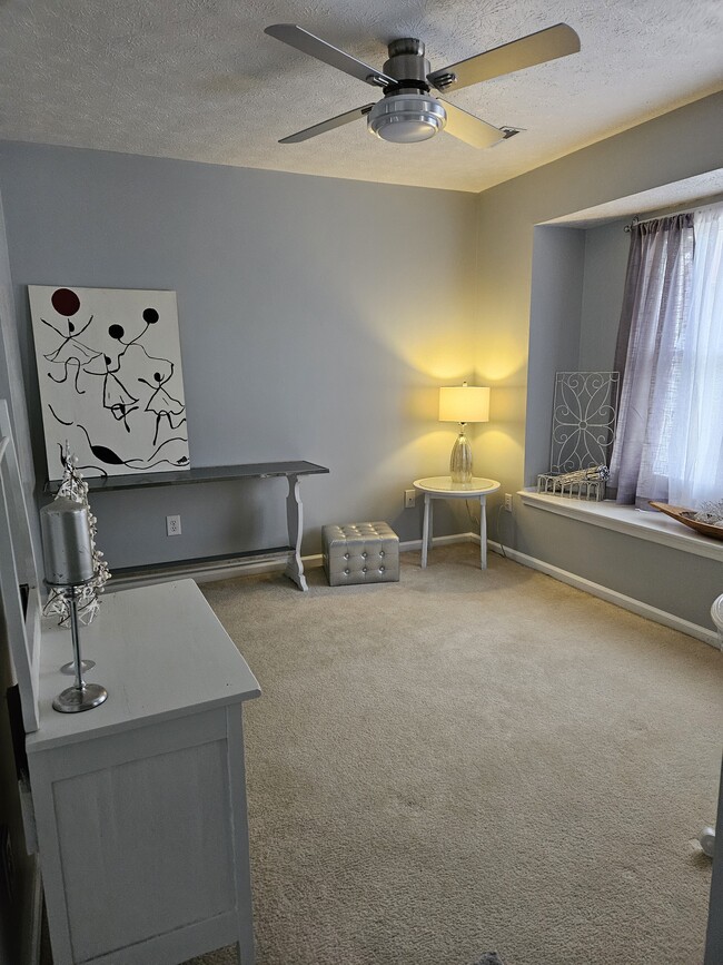 Photo - 309 Crestwood Ct