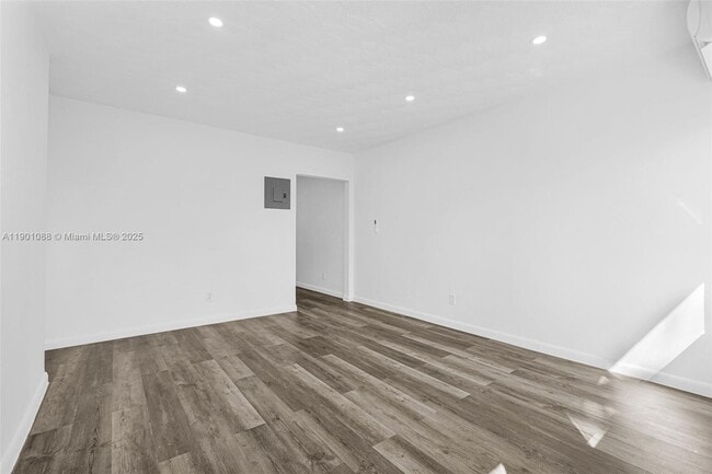 Photo - 2212 Roosevelt St Unit 2