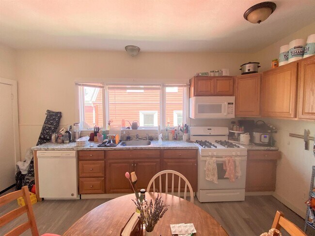 Photo - 128 Cedar St Unit 1
