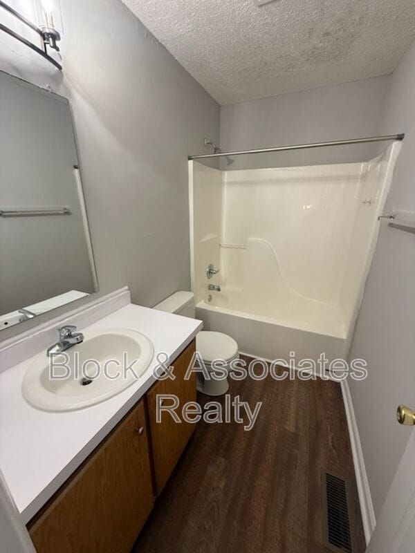 Photo - 746 Breeze Hill Rd