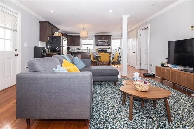 255 Waterman St Unit 4