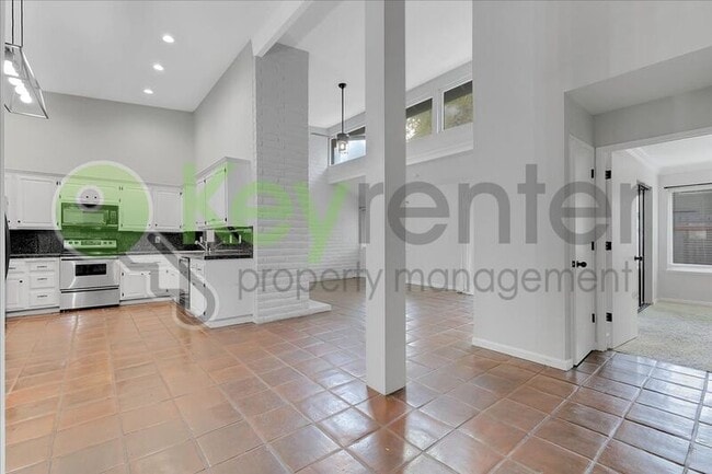 Photo - 2692 Bradford Way