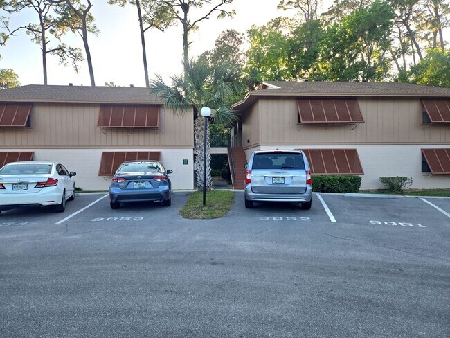 160 Live Oak Woods Ct Unit 4D