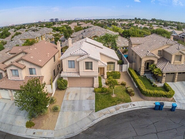 10449 Niagara Falls Ln
