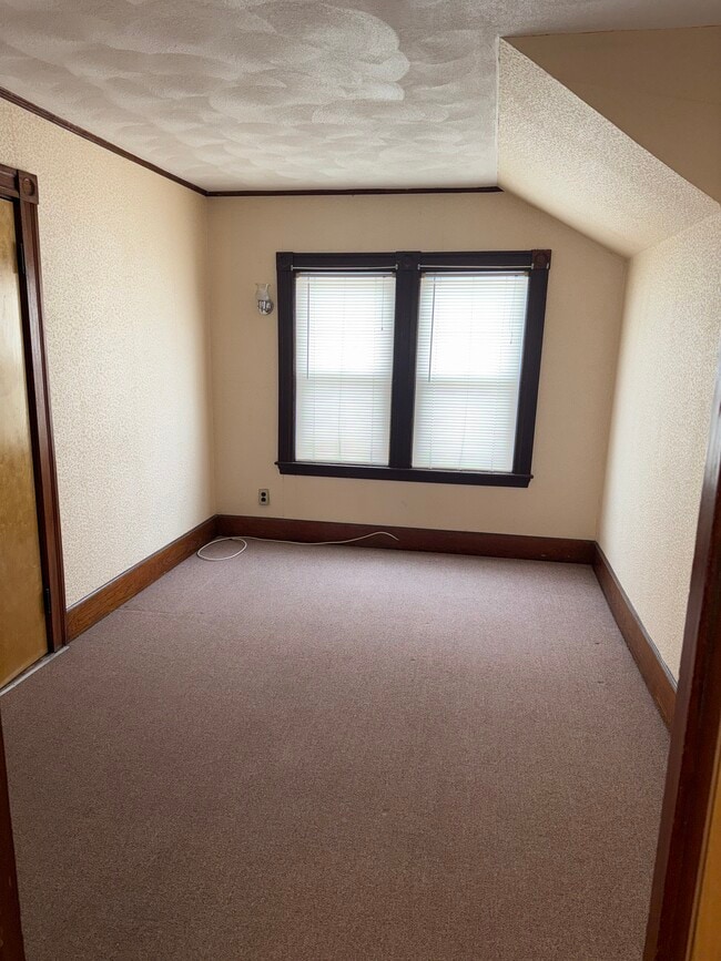 Building Photo - 12 Grove St Unit top