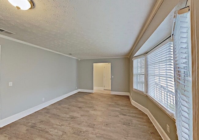 Photo - 3248 Bruckner Blvd SW