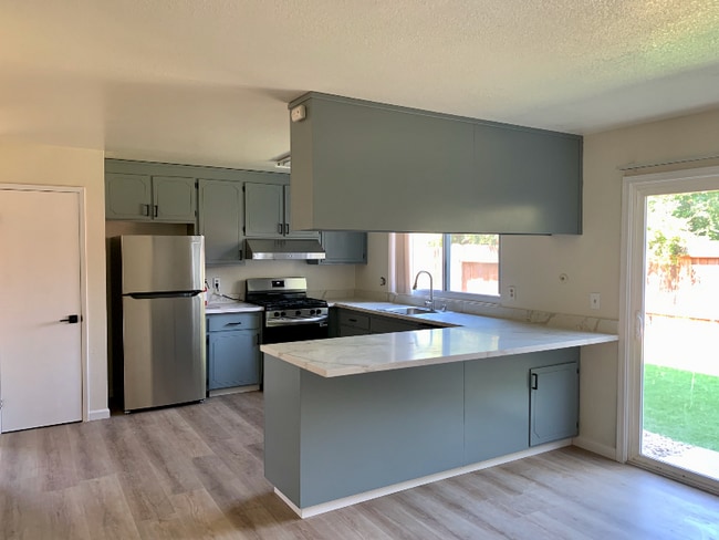 Building Photo - 3007 Lillard Dr Rental