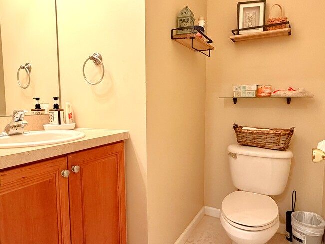 Powder Room - 128 Jackson Ave