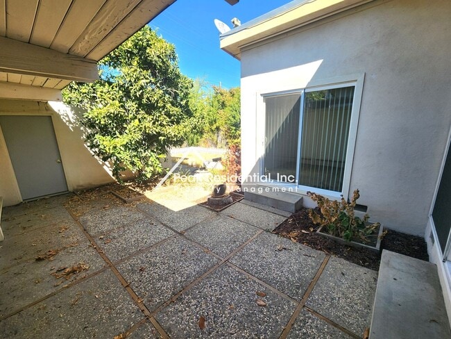 Photo - Spacious Arden Area 3bd/2ba Duplex with Garage