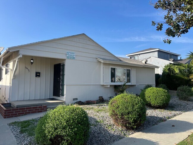 Building Photo - Parhams, LLC-VanNess Unit 10427-1