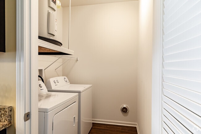 2BR, 2BA - Laundry