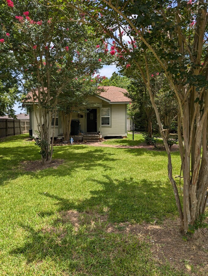 Photo - 6651 Terrell St