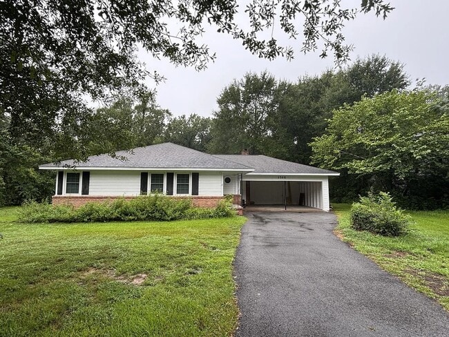 Building Photo - 1705 Lotus Ln