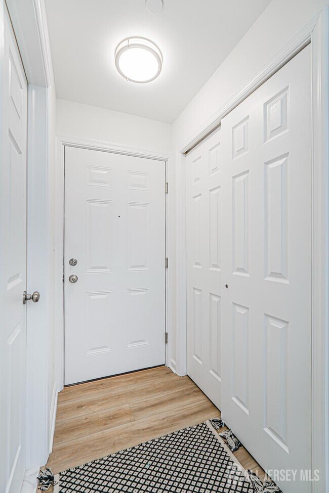 Photo - 1227 Waterford Dr