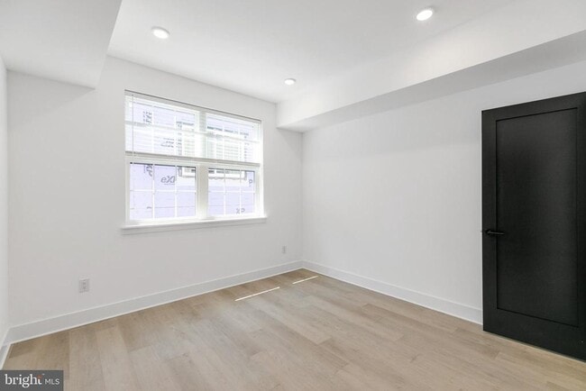 Photo - 3045 Richmond St Unit 306