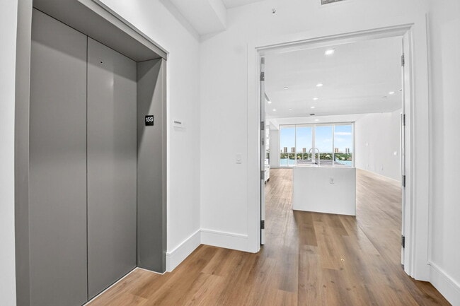 Building Photo - 220 Lake Shore Dr Unit 1506