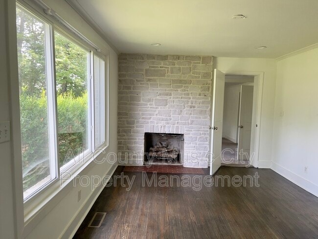 Photo - 1013 Chadwell Dr