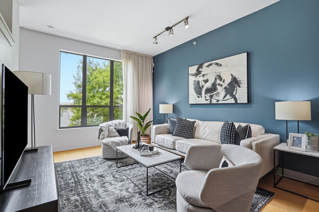 2BD, 2BA - 1252SF - Living Room