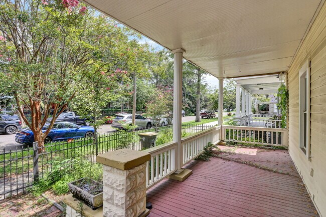 Photo - 4 bedroom 3 bath Springfield home