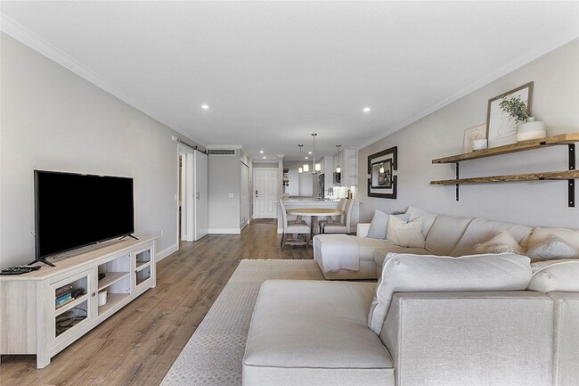 Photo - 4230 Deste Ct Unit 305