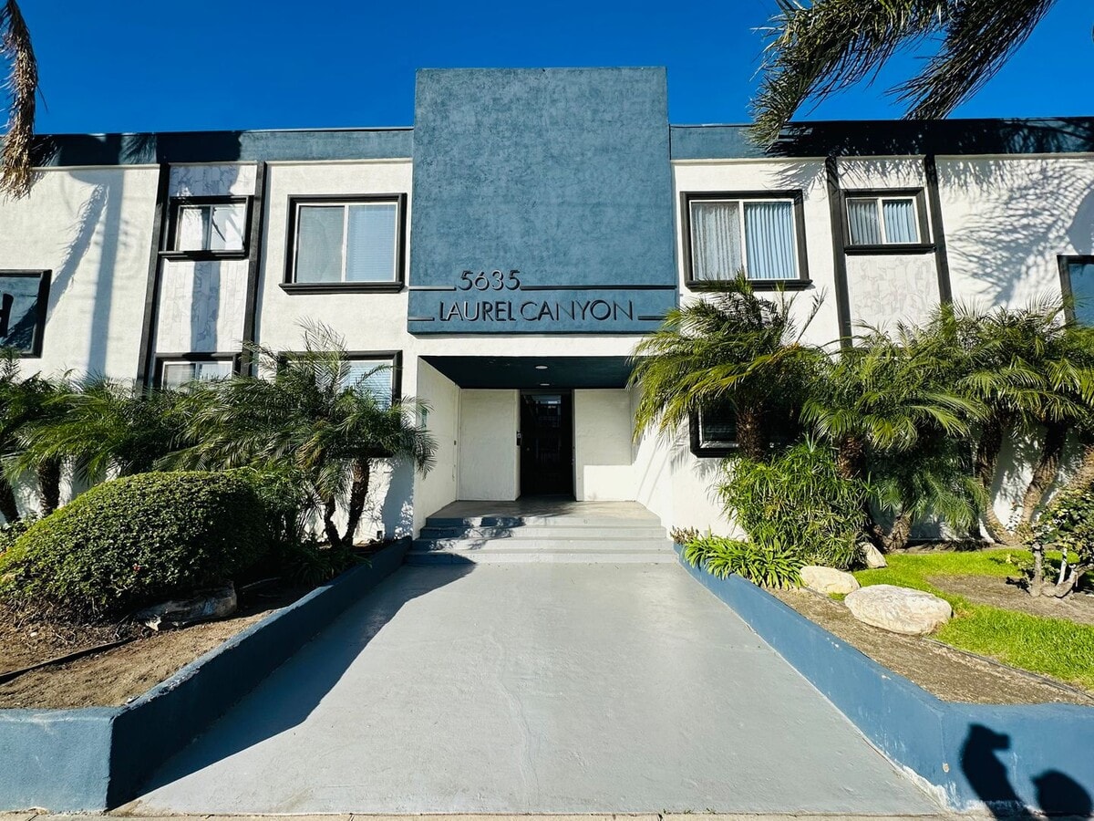 5635 Laurel Canyon - 5635 Laurel Canyon