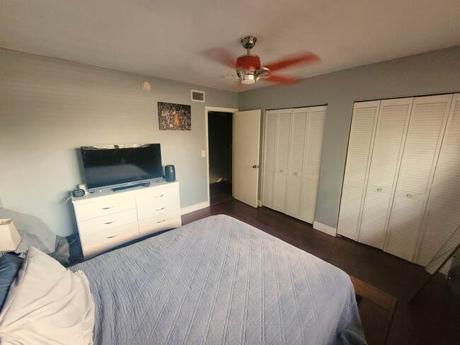 Dormitorio 1 - 4617 NW 9th Dr