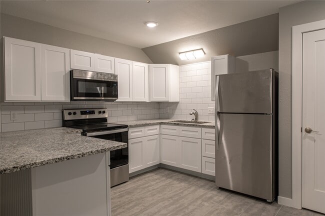 Building Photo - 519 Magnolia Point Dr Rental