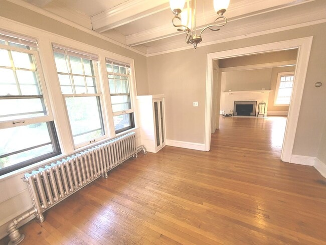 Photo - 2541 N Lake Dr Unit Upper