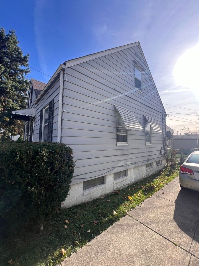 Photo - 9334 McCracken Rd