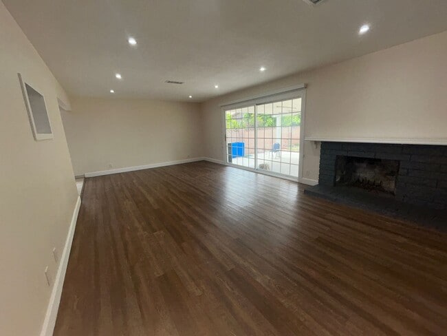 Photo - Spacious 3bed/2bath House for Rent in Garden Grove