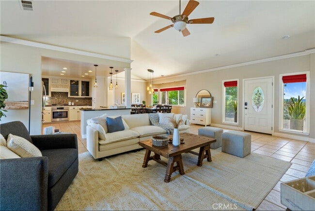 8580 Warren Rd Unidad Main House