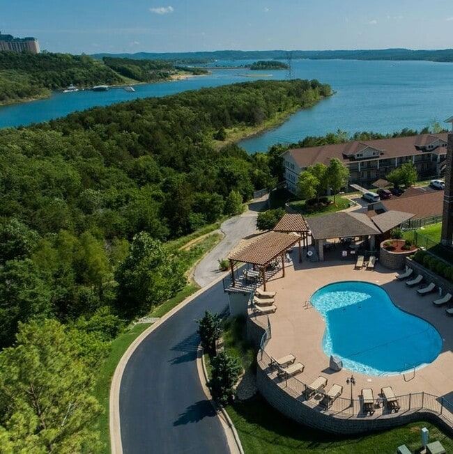 Building Photo - Lake View Apartment on Table Rock Lake in ... Unit 335