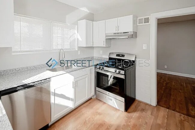 Photo - 3825 Melba Pl